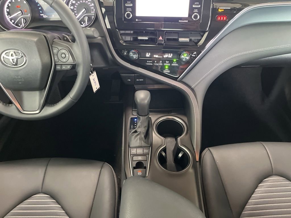 Used 2024 Toyota Camry SE AWD/4WD image 10