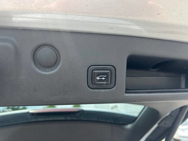 Used 2020 Chevrolet Equinox Premier FWD image 14