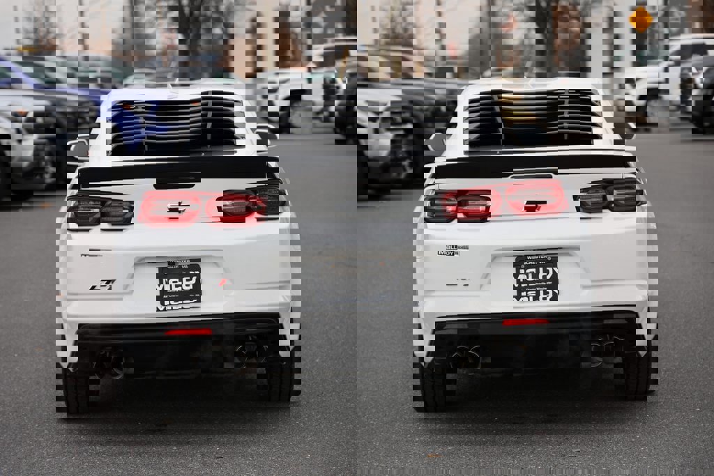 Used 2022 Chevrolet Camaro LT w/ Technology Package image 3