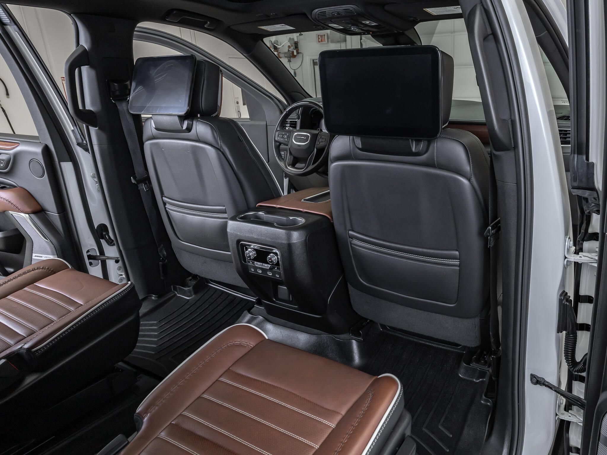 Used 2024 GMC Yukon XL Denali Ultimate AWD/4WD image 30