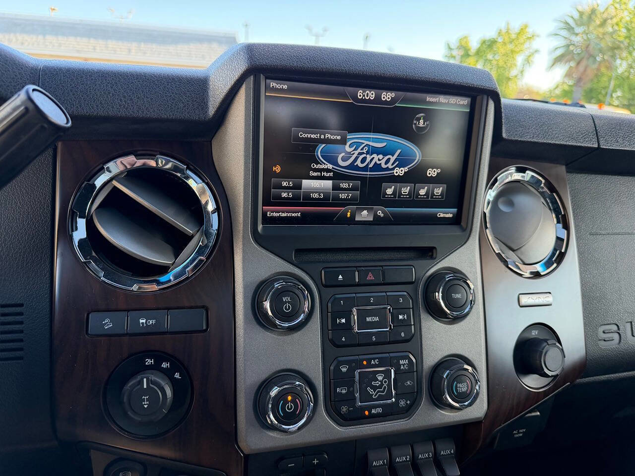 Used 2016 Ford F250 Lariat w/ Lariat Ultimate Package image 34