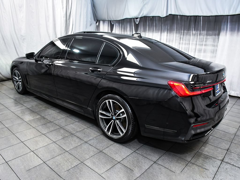 Used 2022 BMW 740i xDrive w/ M Sport Package AWD/4WD image 4