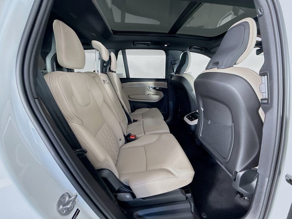 Certified 2026 Volvo XC90 B6 Plus w/ Protection Package Premier image 30