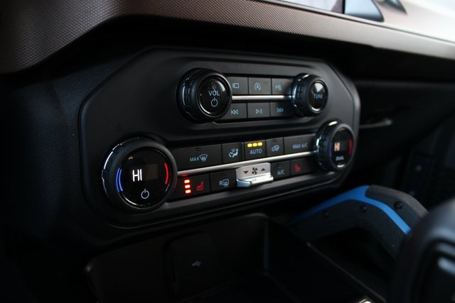 Used 2023 Ford Bronco Outer Banks image 6