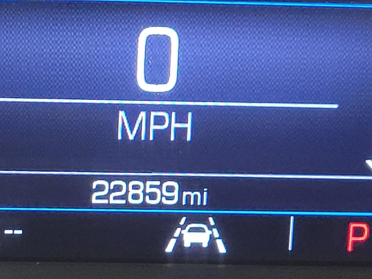 Used 2024 GMC Terrain SLE image 2