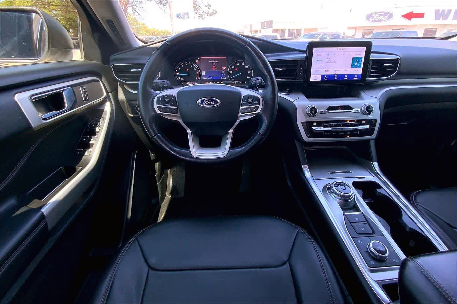 Used 2021 Ford Explorer XLT w/ Equipment Group 202A AWD/4WD image 6