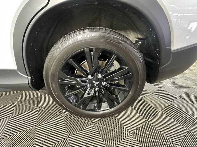 Used 2024 Mitsubishi Eclipse Cross LE AWD/4WD image 11