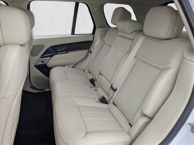 Used 2023 Land Rover Range Rover SE image 20