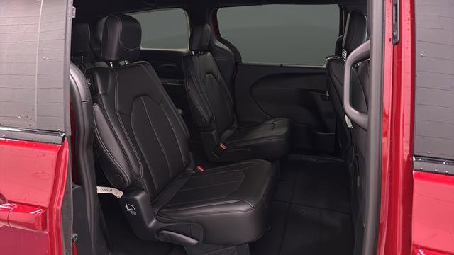 New 2026 Chrysler Pacifica Select image 25