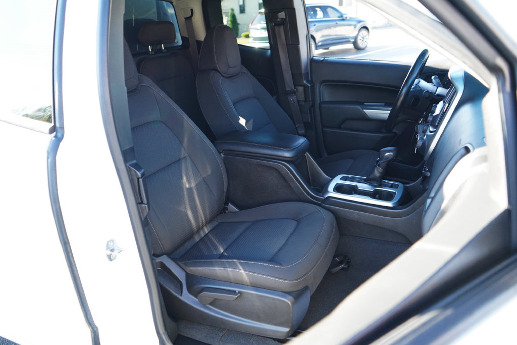 Used 2022 Chevrolet Colorado LT w/ Safety Package RWD image 12