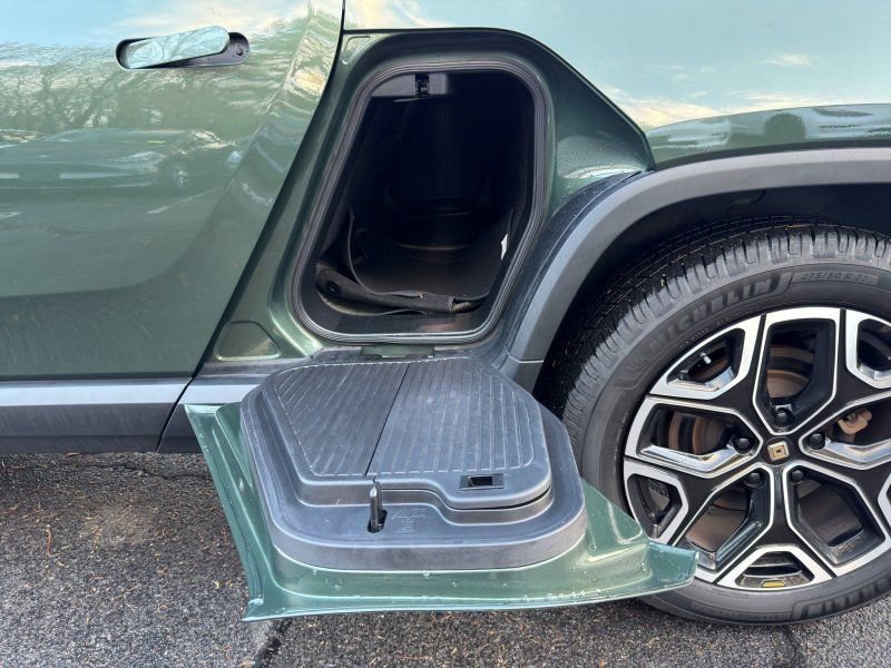 Used 2023 Rivian R1T Adventure image 25