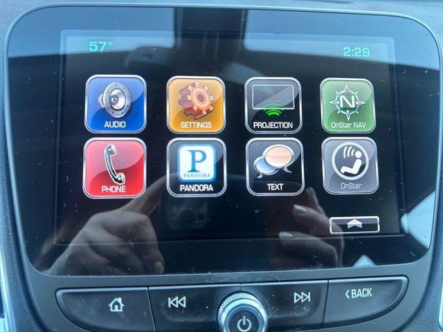 Used 2016 Chevrolet Malibu LT image 4