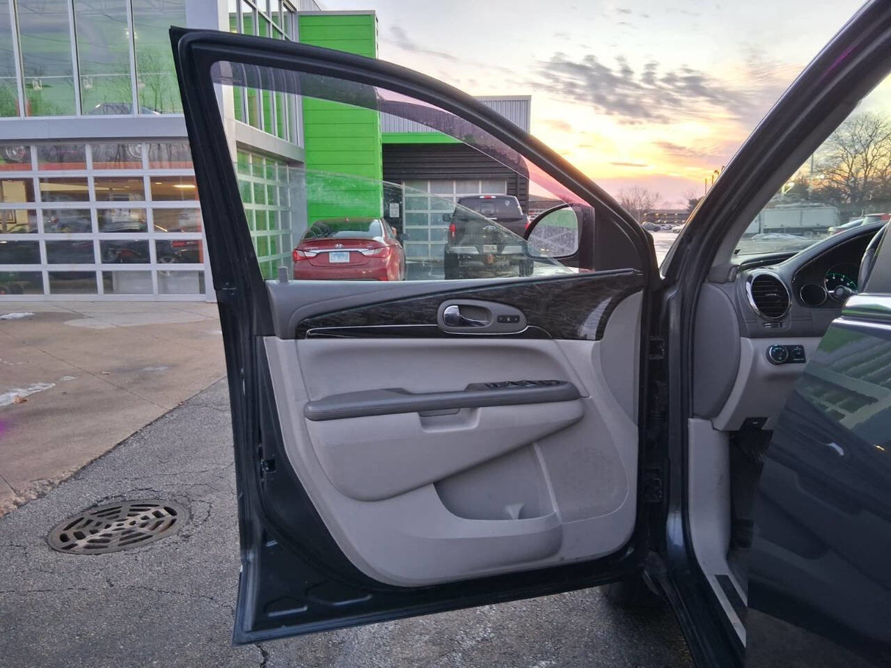 Used 2013 Buick Enclave Leather image 12