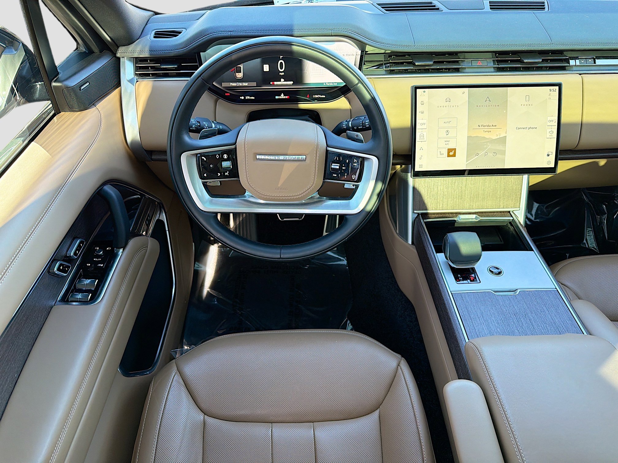 Used 2025 Land Rover Range Rover SE image 16