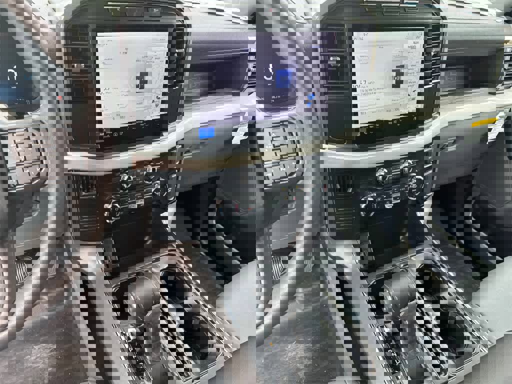 New 2023 Ford F150 Lightning Pro image 25