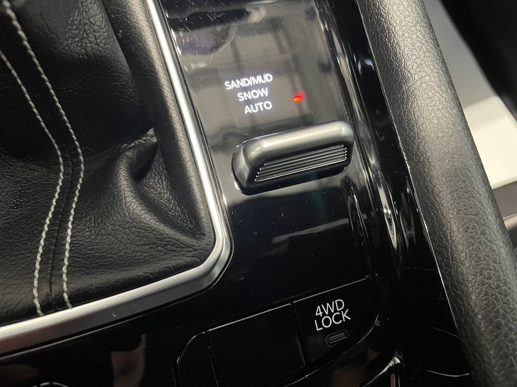 Used 2022 Jeep Compass High Altitude AWD/4WD image 38