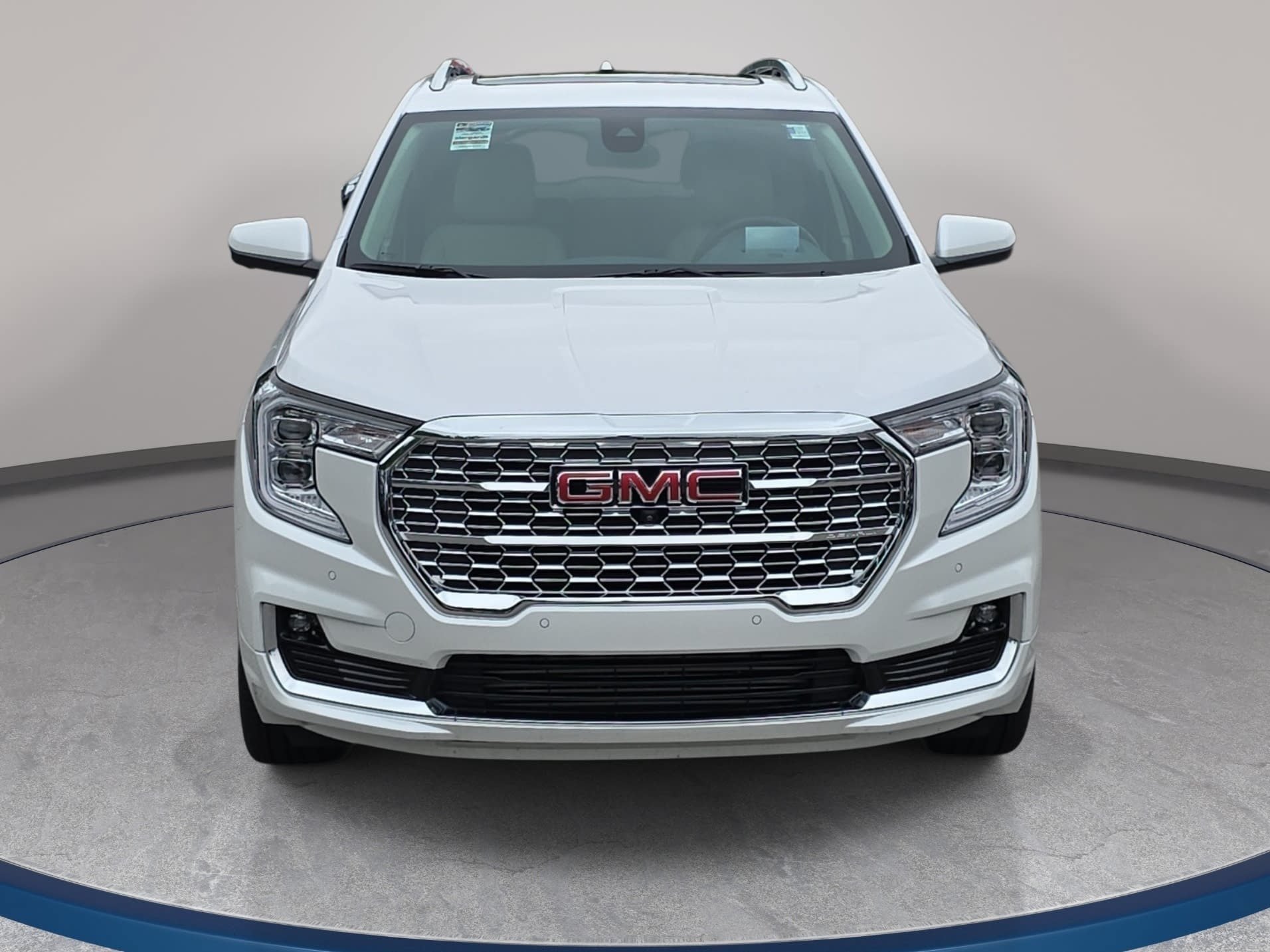 Used 2024 GMC Terrain Denali w/ Denali Premium Package AWD/4WD image 2