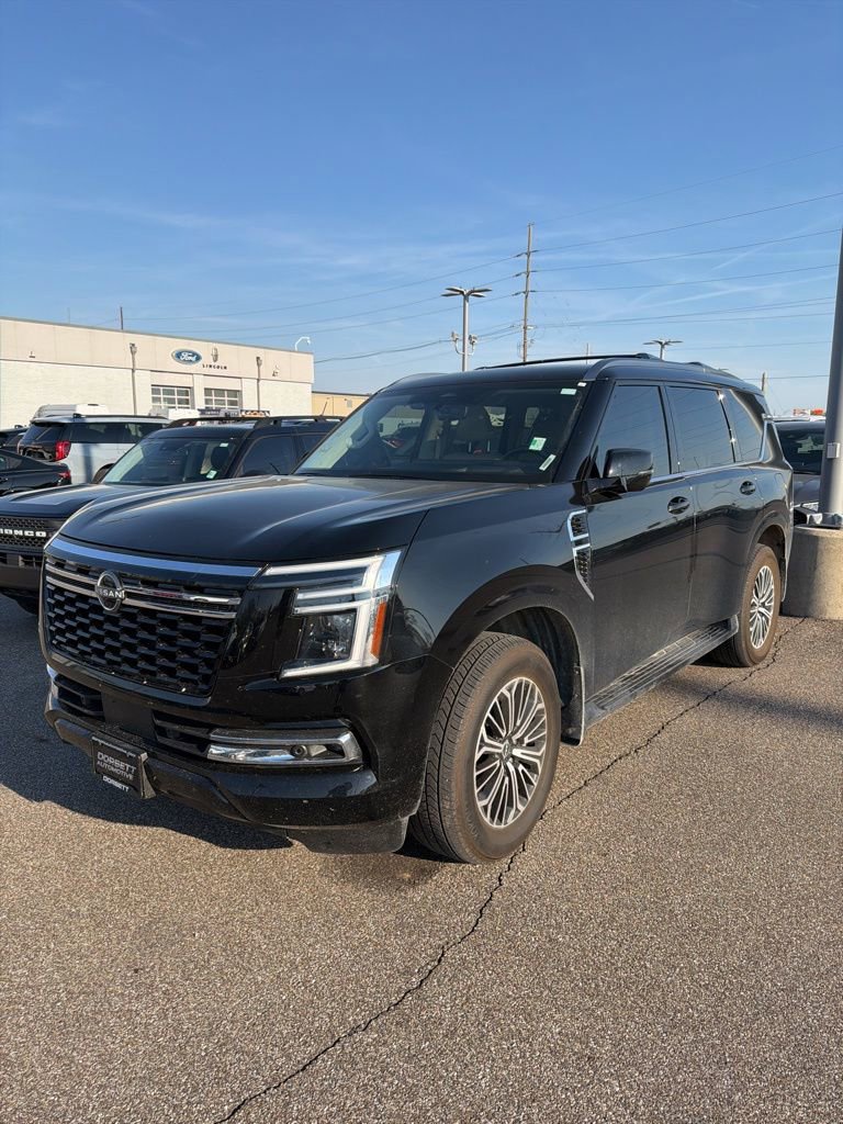 Used 2025 Nissan Armada Platinum image 4