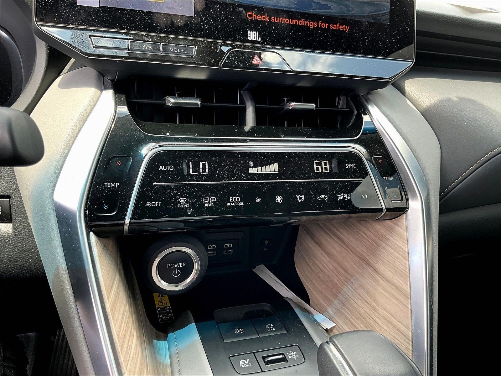 Used 2024 Toyota Venza Limited AWD/4WD image 14
