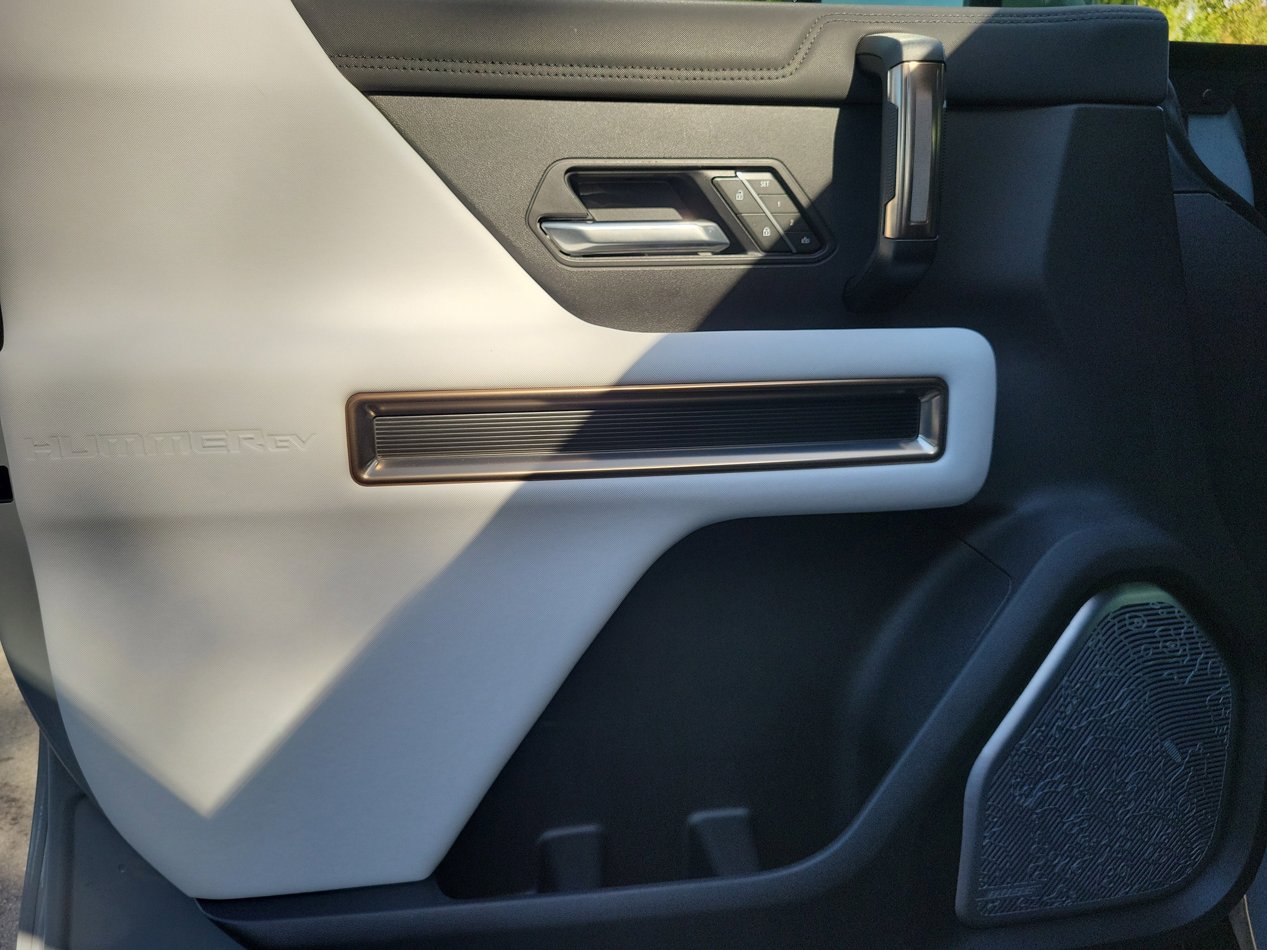 Used 2025 GMC Hummer EV 2X image 21