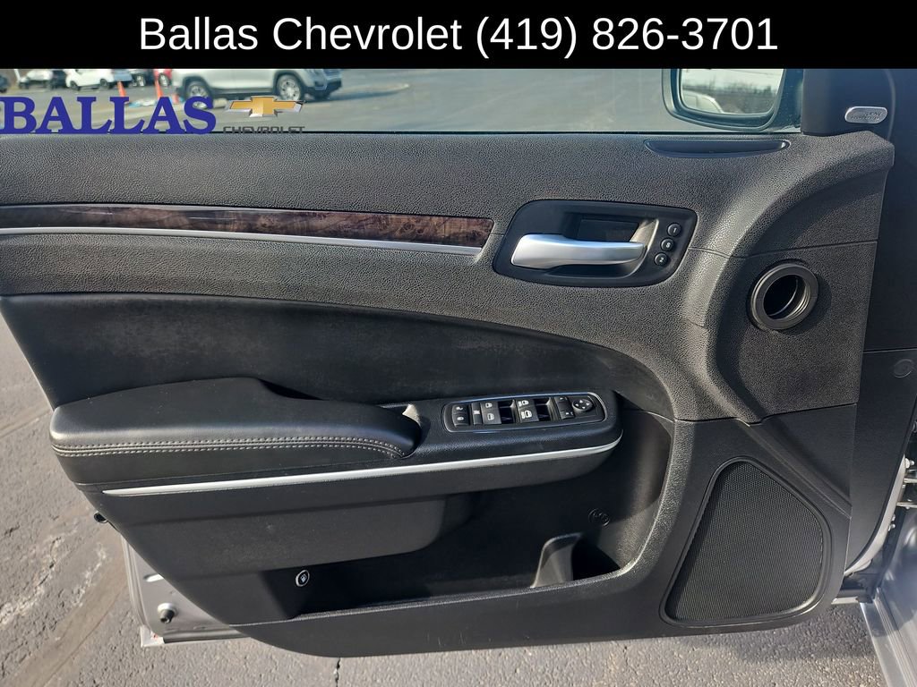 Used 2014 Chrysler 300 C w/ Light Group image 23