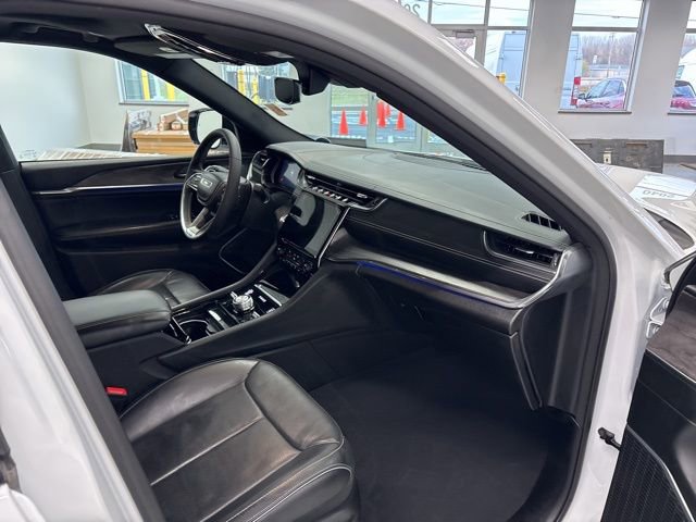 Used 2023 Jeep Grand Cherokee Overland image 24