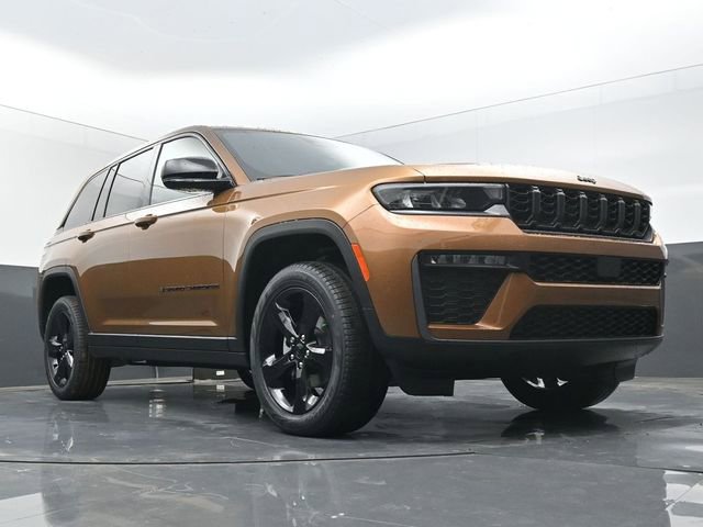 New 2026 Jeep Grand Cherokee Limited w/ Limited Altitude Package