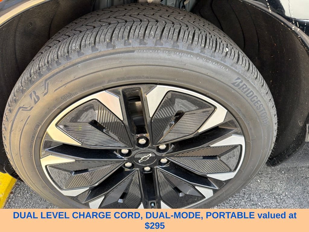 Used 2025 Chevrolet Blazer EV RS AWD/4WD image 2