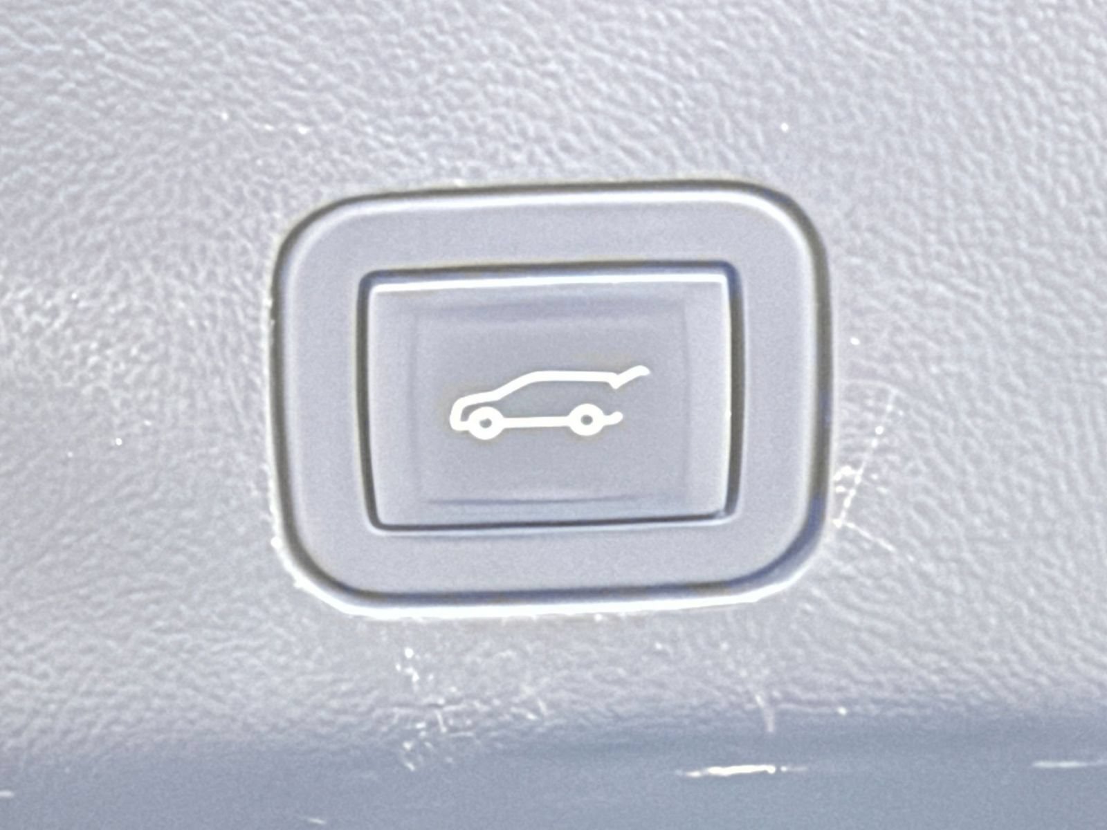 Used 2023 Chevrolet Tahoe Premier AWD/4WD image 22