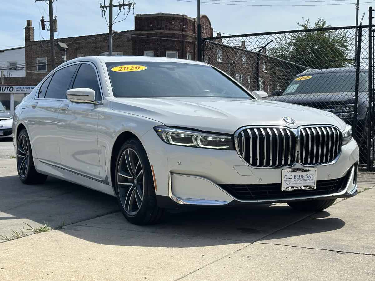 Used 2020 BMW 750i xDrive w/ Executive Package AWD/4WD image 3