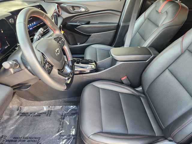 Used 2025 Chevrolet Trax RS w/ Driver Confidence Package FWD image 4
