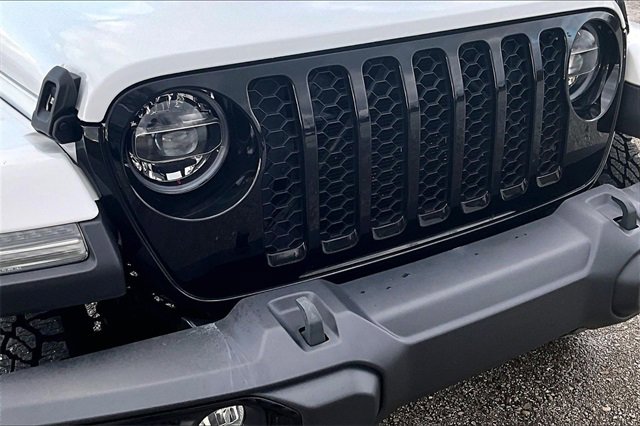 Used 2021 Jeep Gladiator Willys image 30