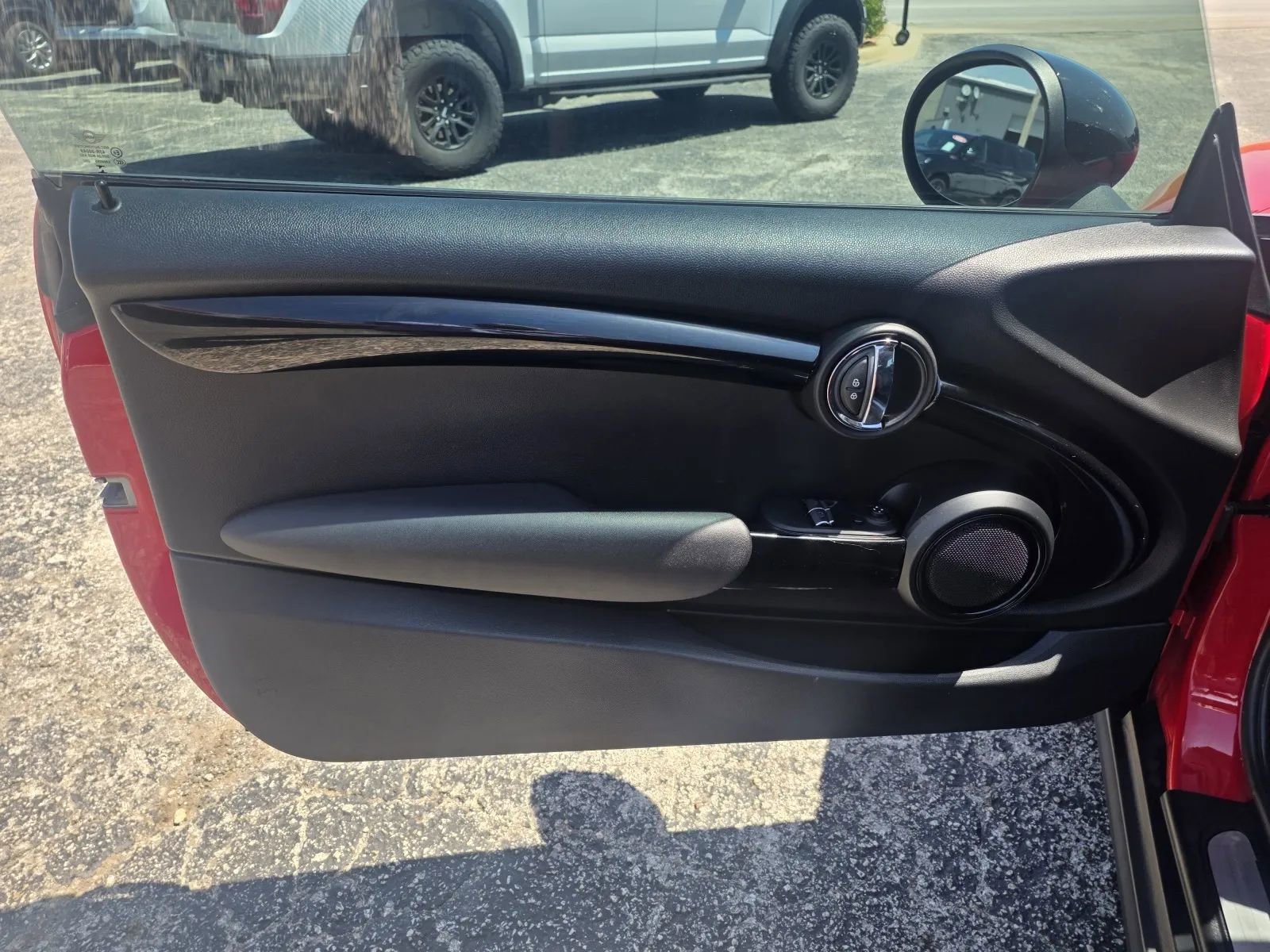 Used 2019 MINI Cooper 2-Door Hardtop image 10