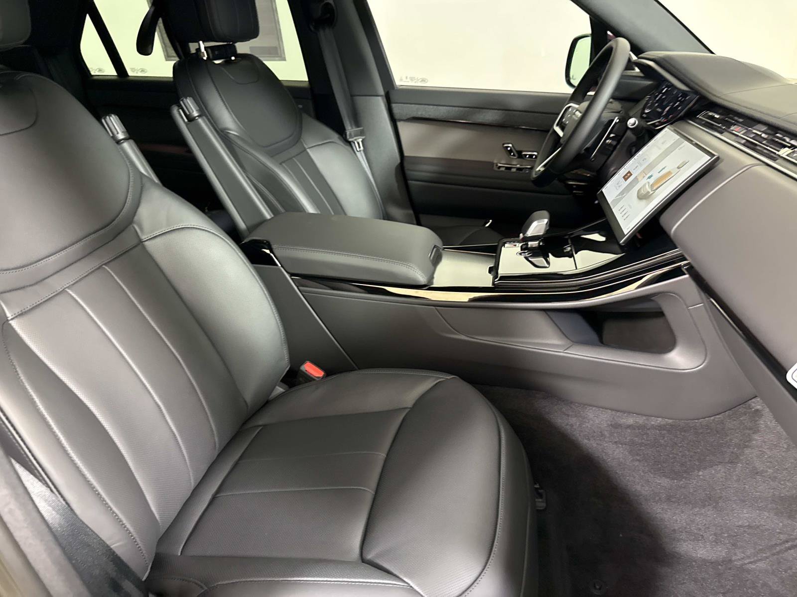 New 2026 Land Rover Range Rover Sport SE AWD/4WD image 10