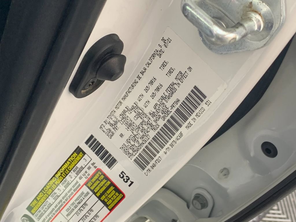 Used 2021 Toyota Tacoma TRD Off-Road w/ Technology Package AWD/4WD image 13