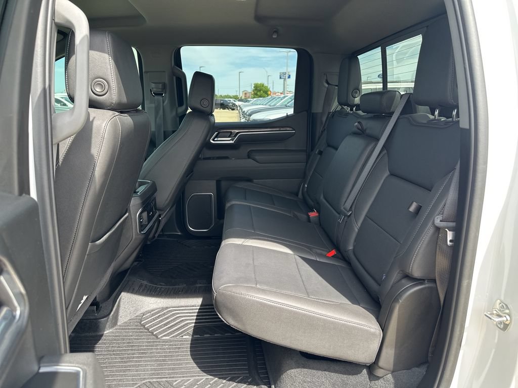 Used 2025 Chevrolet Silverado 1500 LTZ AWD/4WD image 15