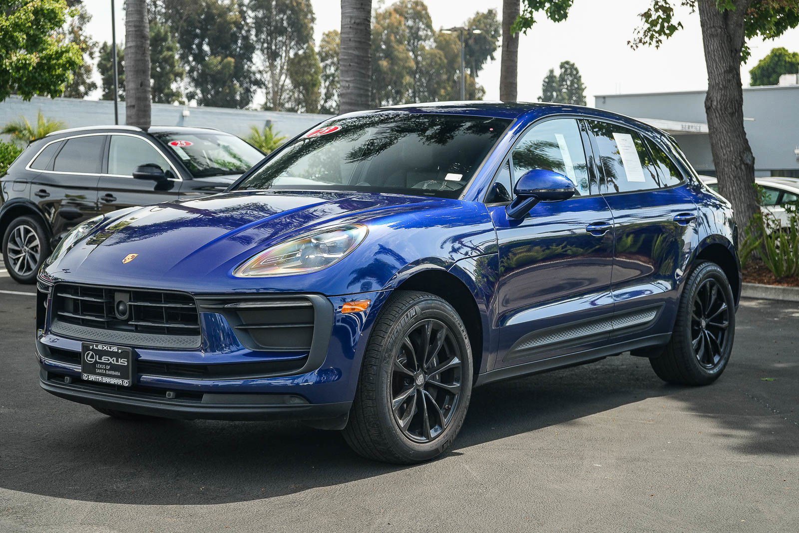Used 2023 Porsche Macan AWD/4WD image 3