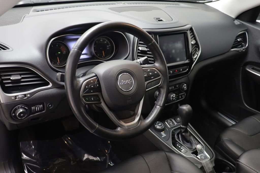 Used 2020 Jeep Cherokee Limited w/ Advanced Safety Group AWD/4WD image 6