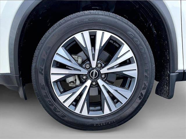 Used 2022 Nissan Rogue SV w/ SV Premium Package image 10
