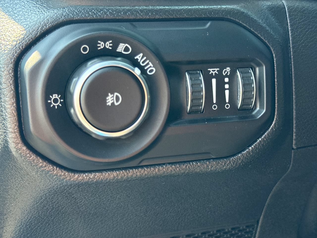 Used 2022 Jeep Wrangler Unlimited Sport AWD/4WD image 15