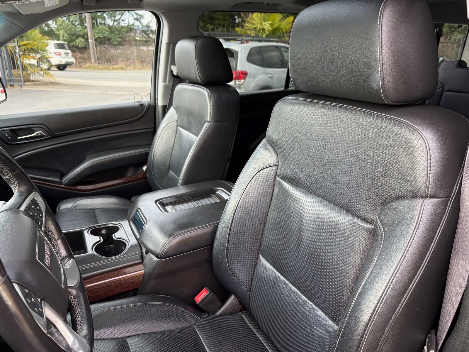 Used 2016 GMC Yukon XL SLT w/ Open Road Package image 12