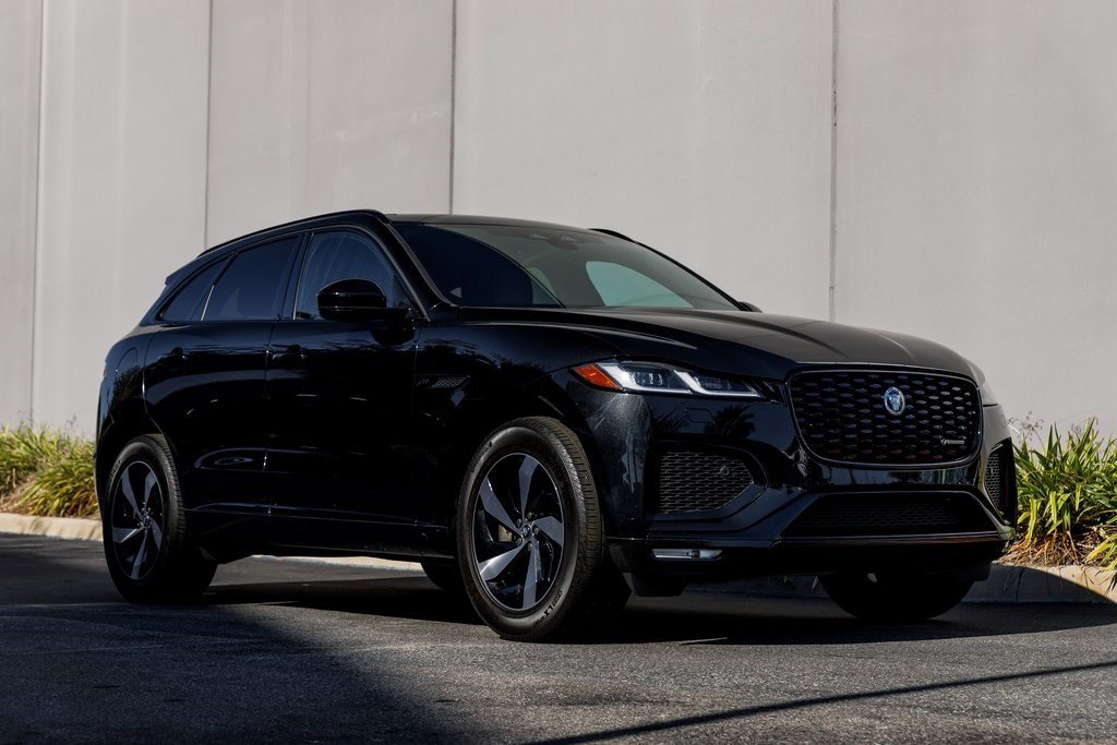 Used 2025 Jaguar F-PACE R-Dynamic S image 17