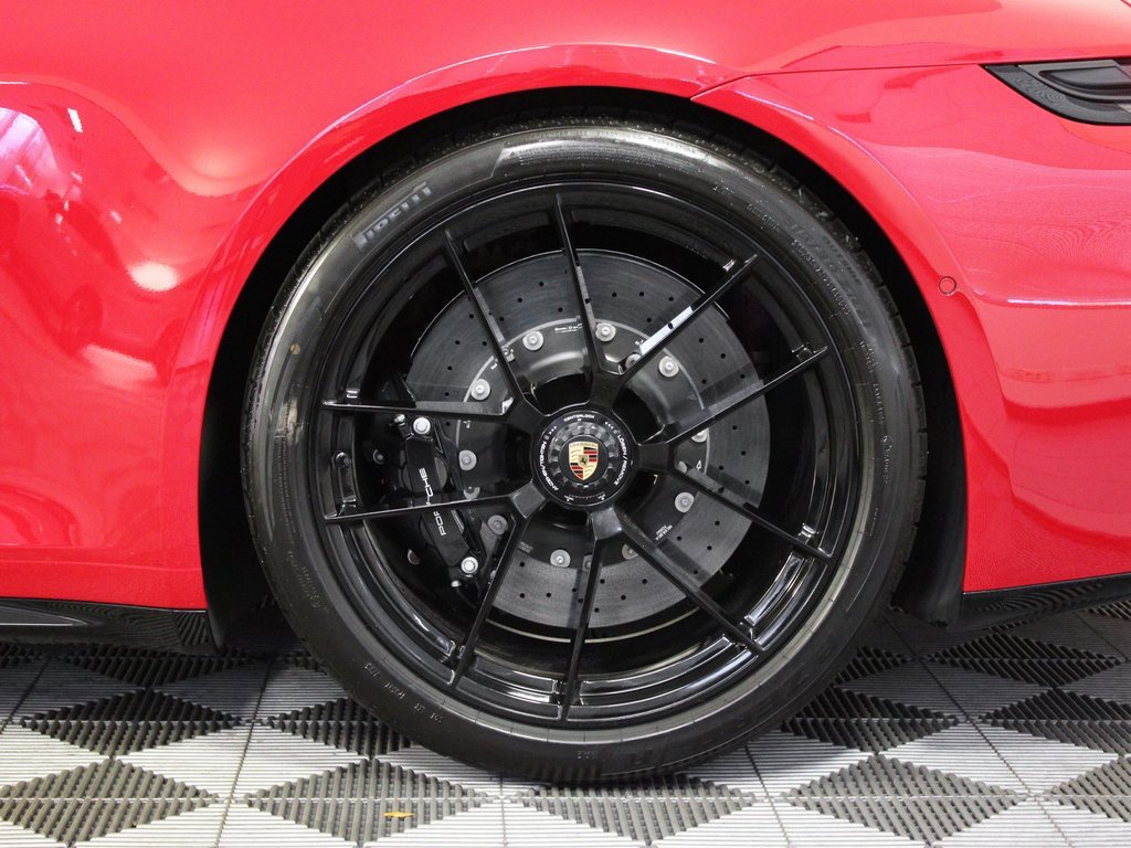 Used 2025 Porsche 911 Carrera 4 GTS image 39