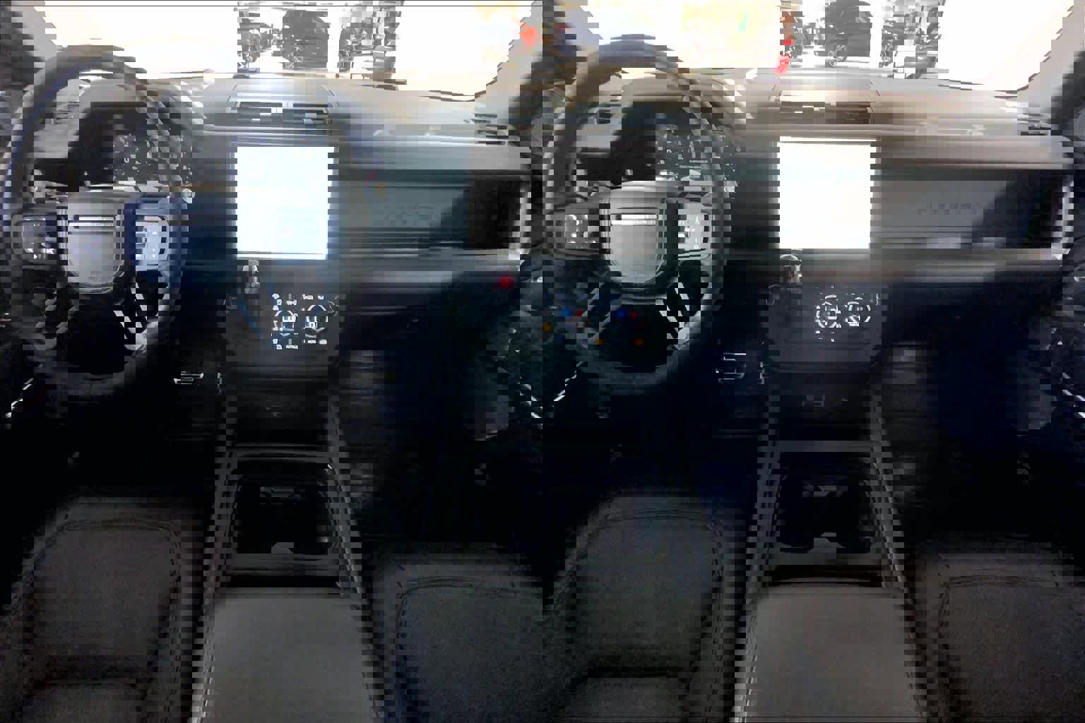 Used 2023 Land Rover Defender 110 V8 image 16