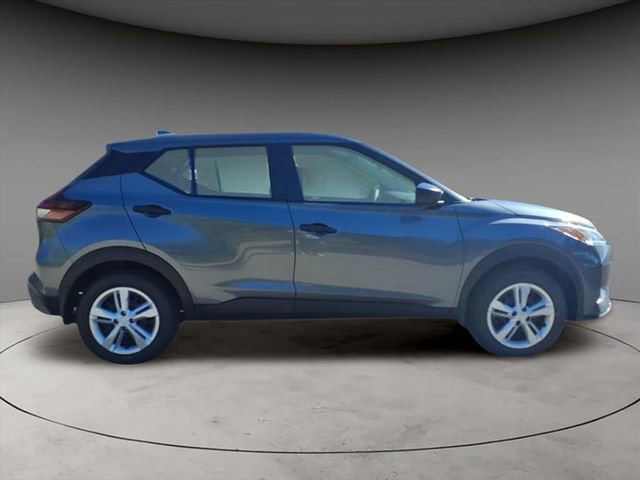 New 2025 Nissan Kicks Play S FWD image 9