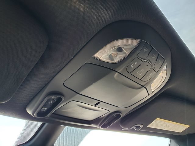 Used 2025 Chrysler Pacifica Limited FWD image 40