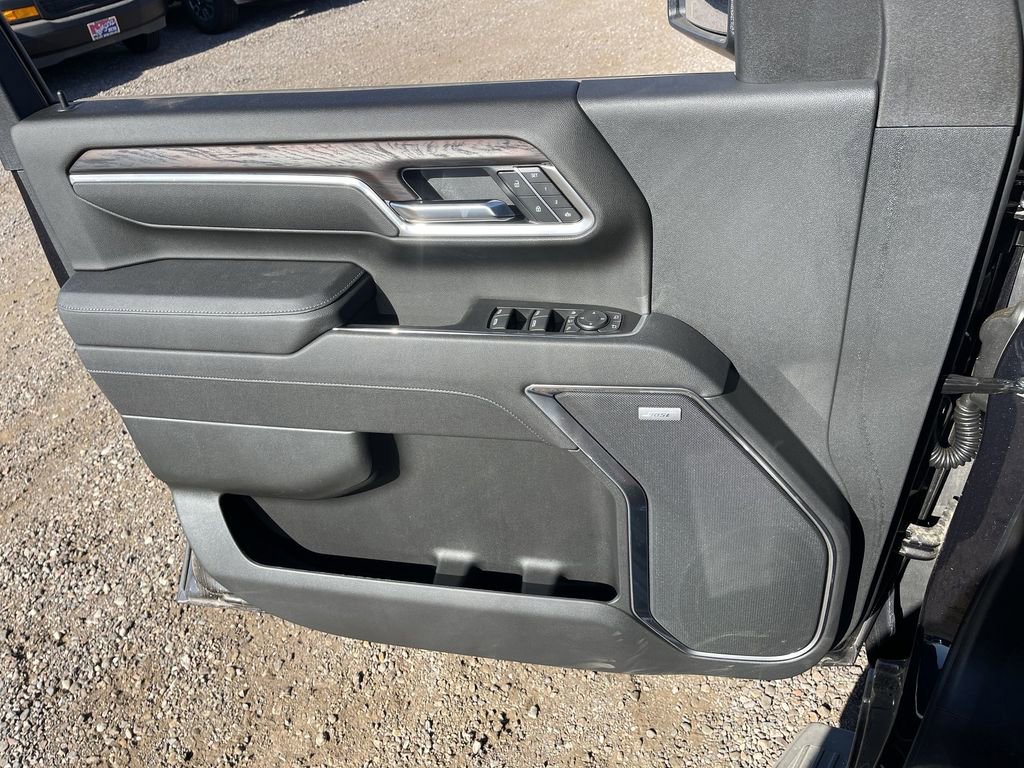 New 2025 GMC Sierra 2500 SLT w/ SLT Premium Package image 21