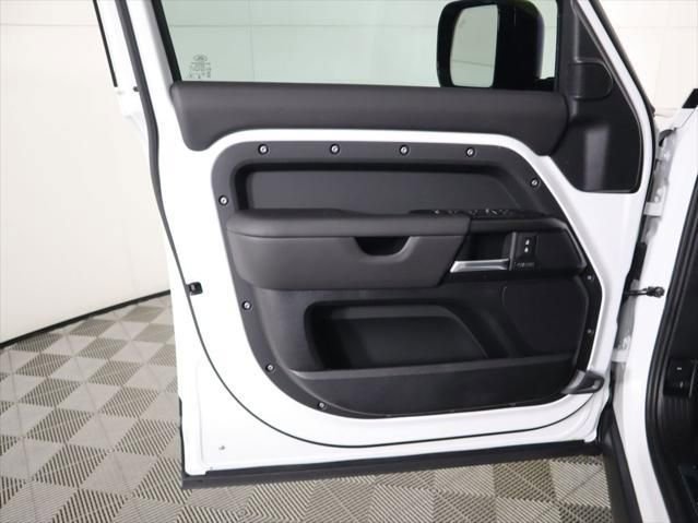 New 2026 Land Rover Defender 130 V8 AWD/4WD image 25