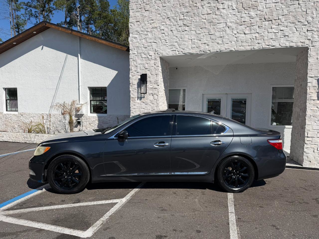 Used 2008 Lexus LS 460 image 2