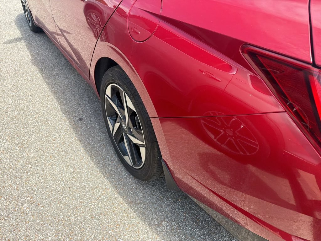 Used 2023 Hyundai Elantra Limited FWD image 5
